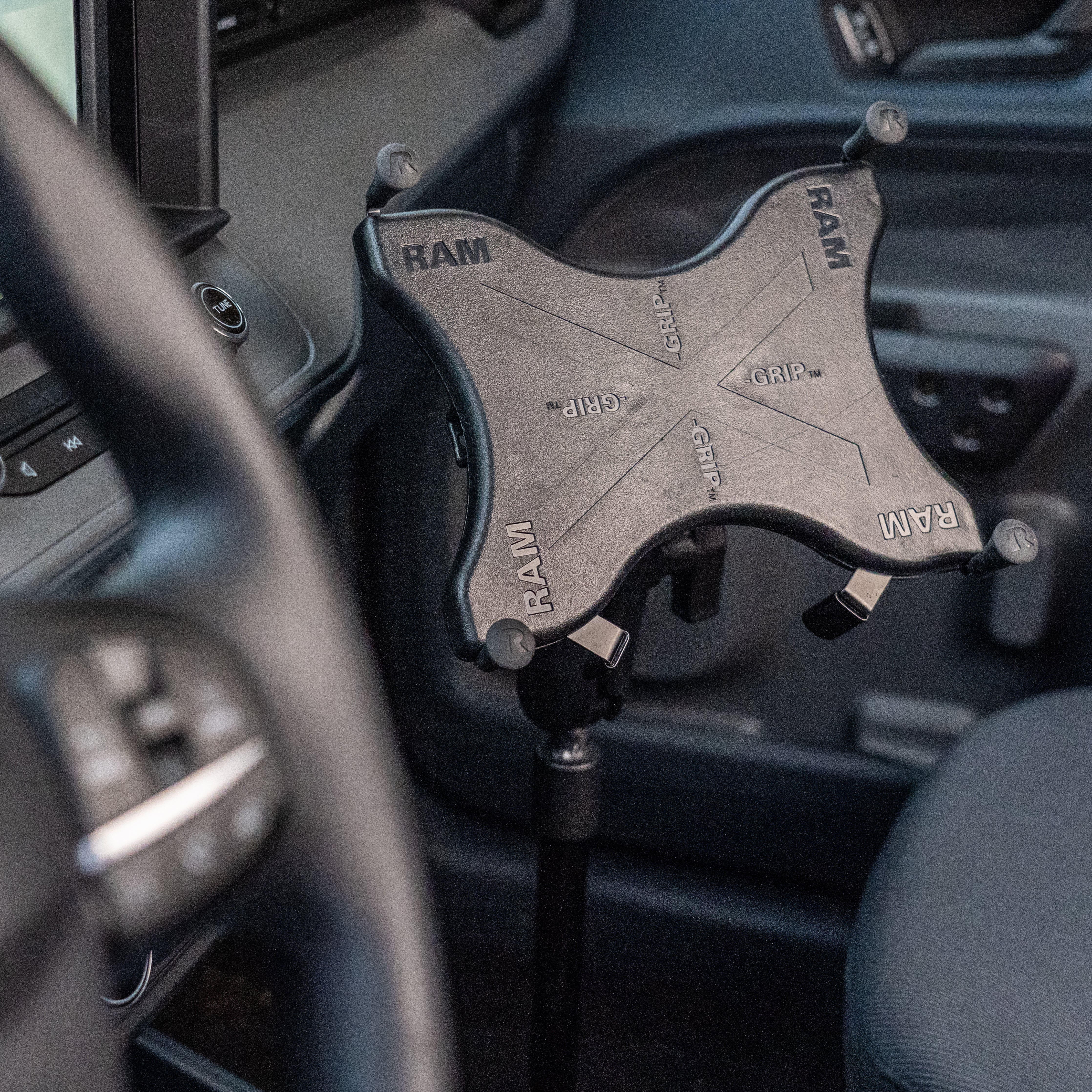 RAM® Pod HD⢠24" Vehicle Mount with RAM® X-Grip® for 9"-11" Tablets - Image 7