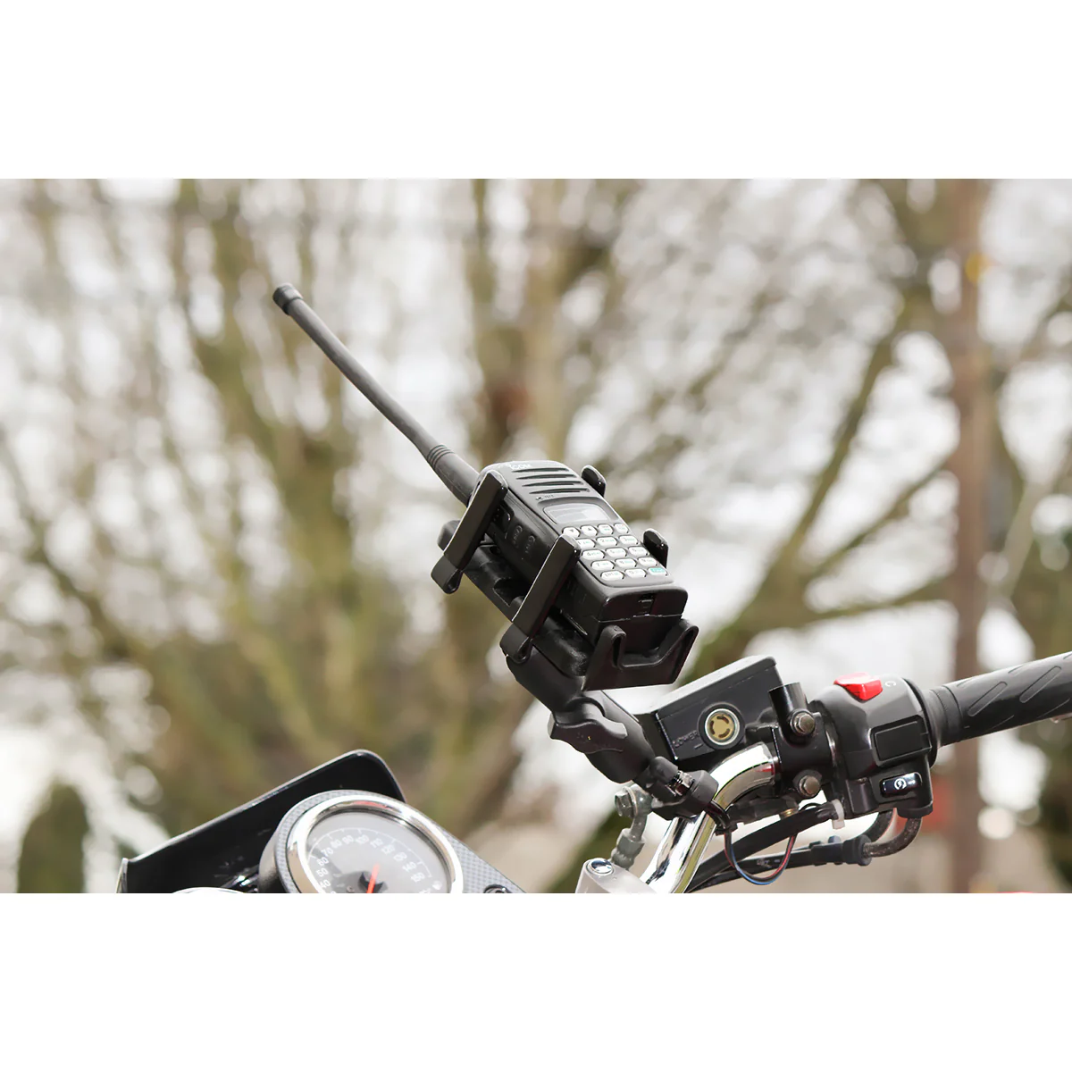 RAM® Finger-Grip⢠Universal Mount with Handlebar U-Bolt Base - Image 4