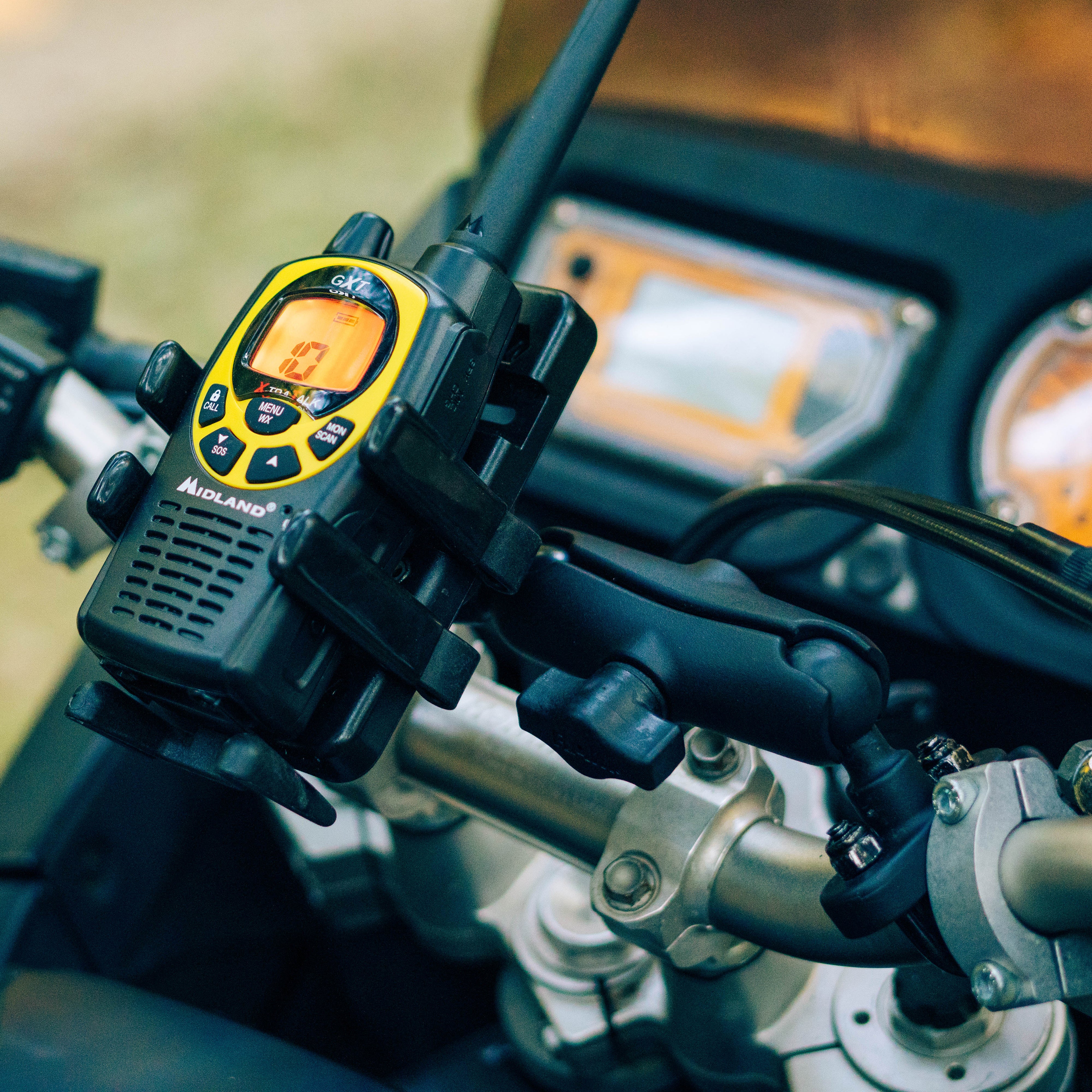 RAM® Finger-Grip⢠Universal Mount with Handlebar U-Bolt Base - Image 5