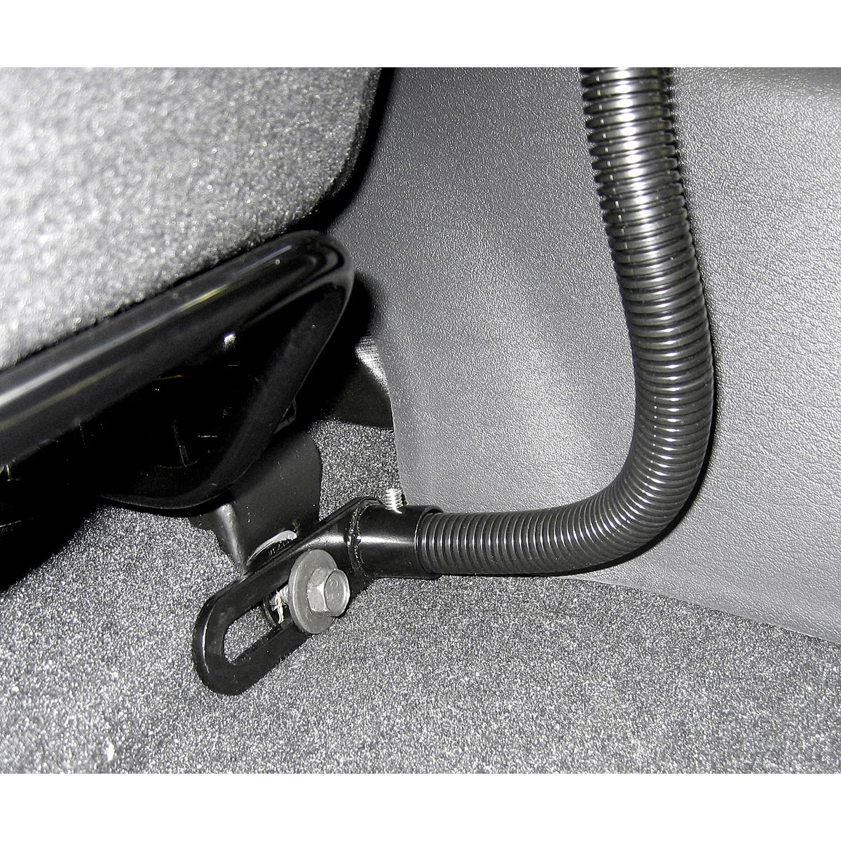 RAM® Pod⢠I Vehicle Mount with 18" Aluminum Rod and Diamond Plate - Image 2