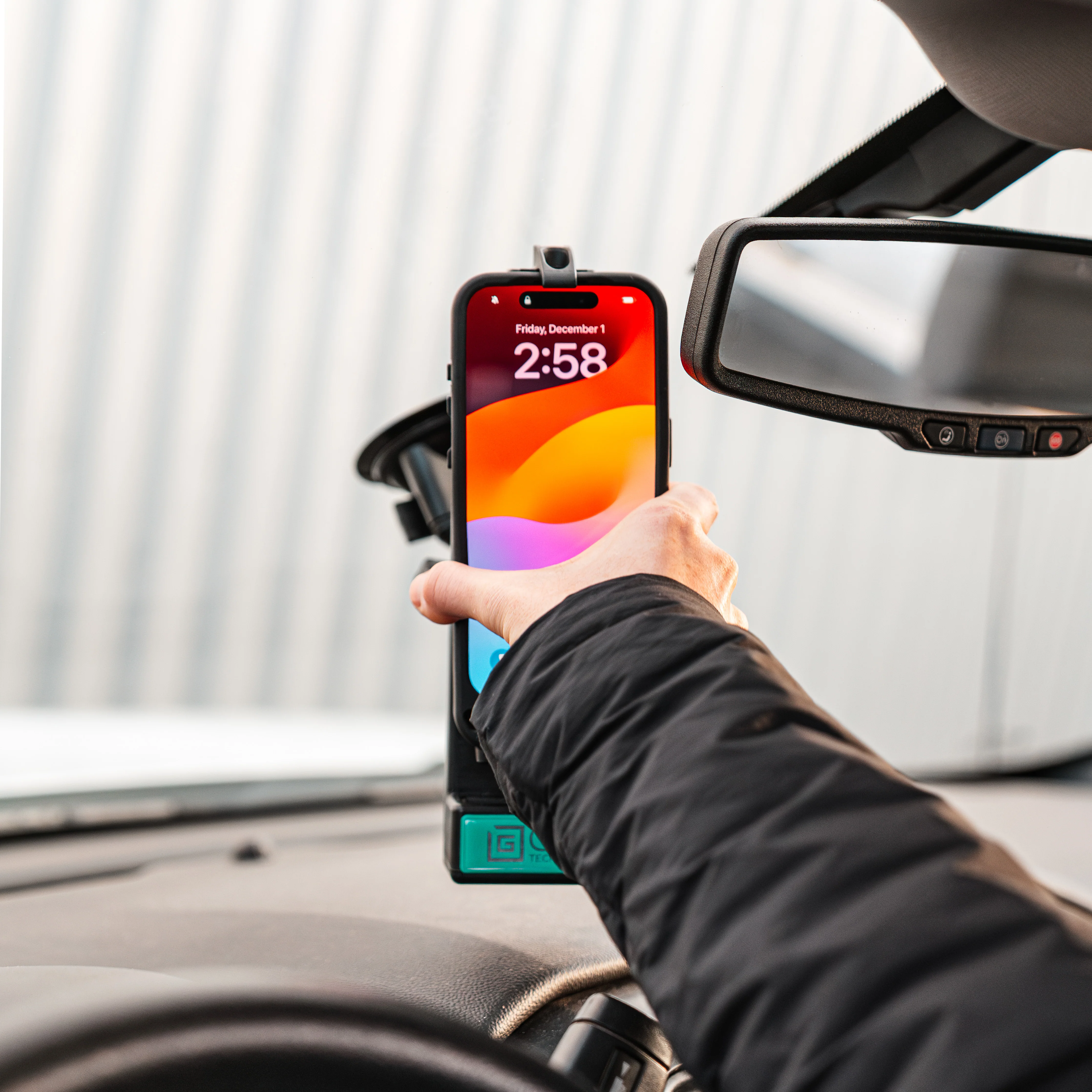 GDSĀ® Vehicle Phone Dock with USB Type-C 3.1 for IntelliSkinĀ® Products - Image 4