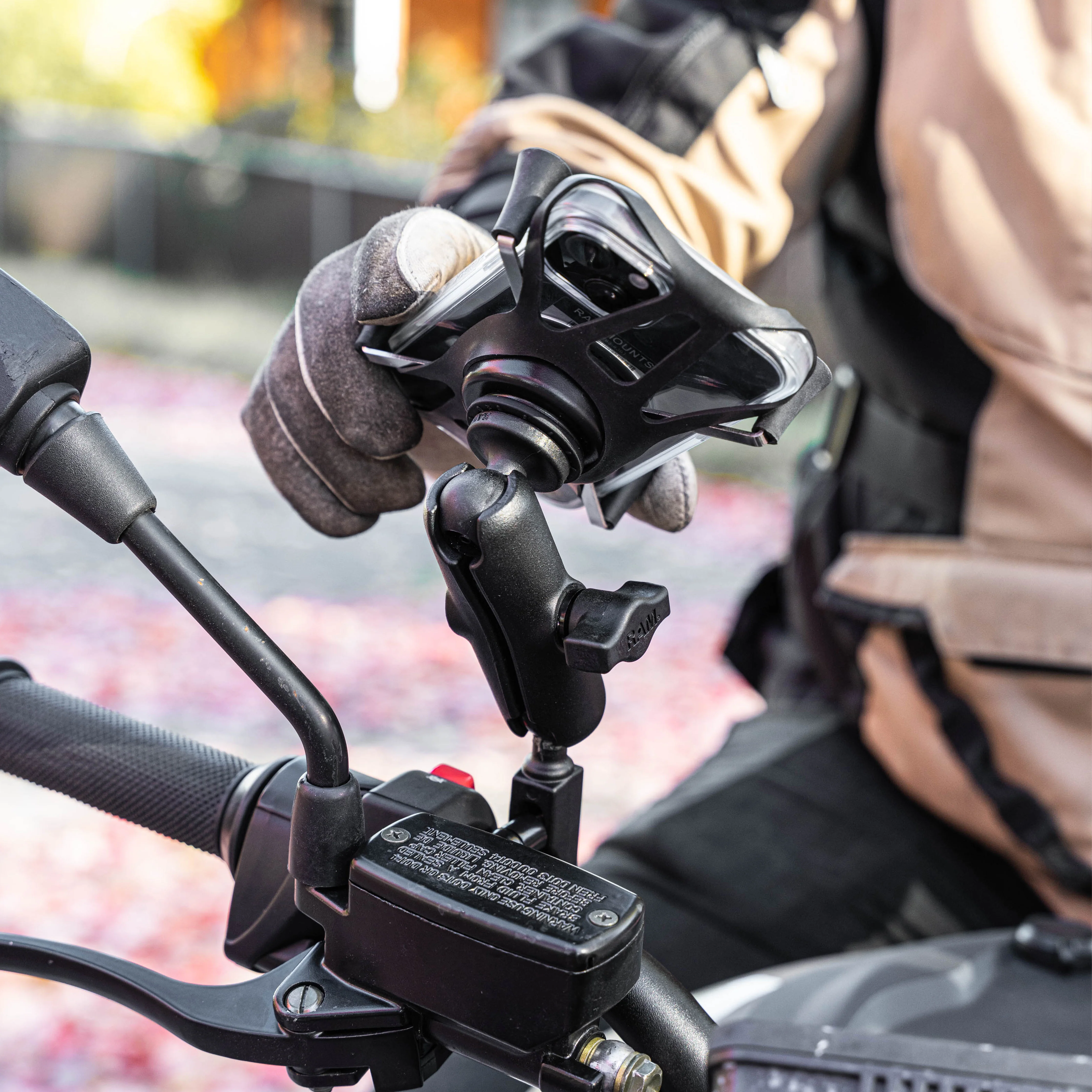 RAM® Rotating X-Grip® Phone Holder with Ball - B Size - Image 7