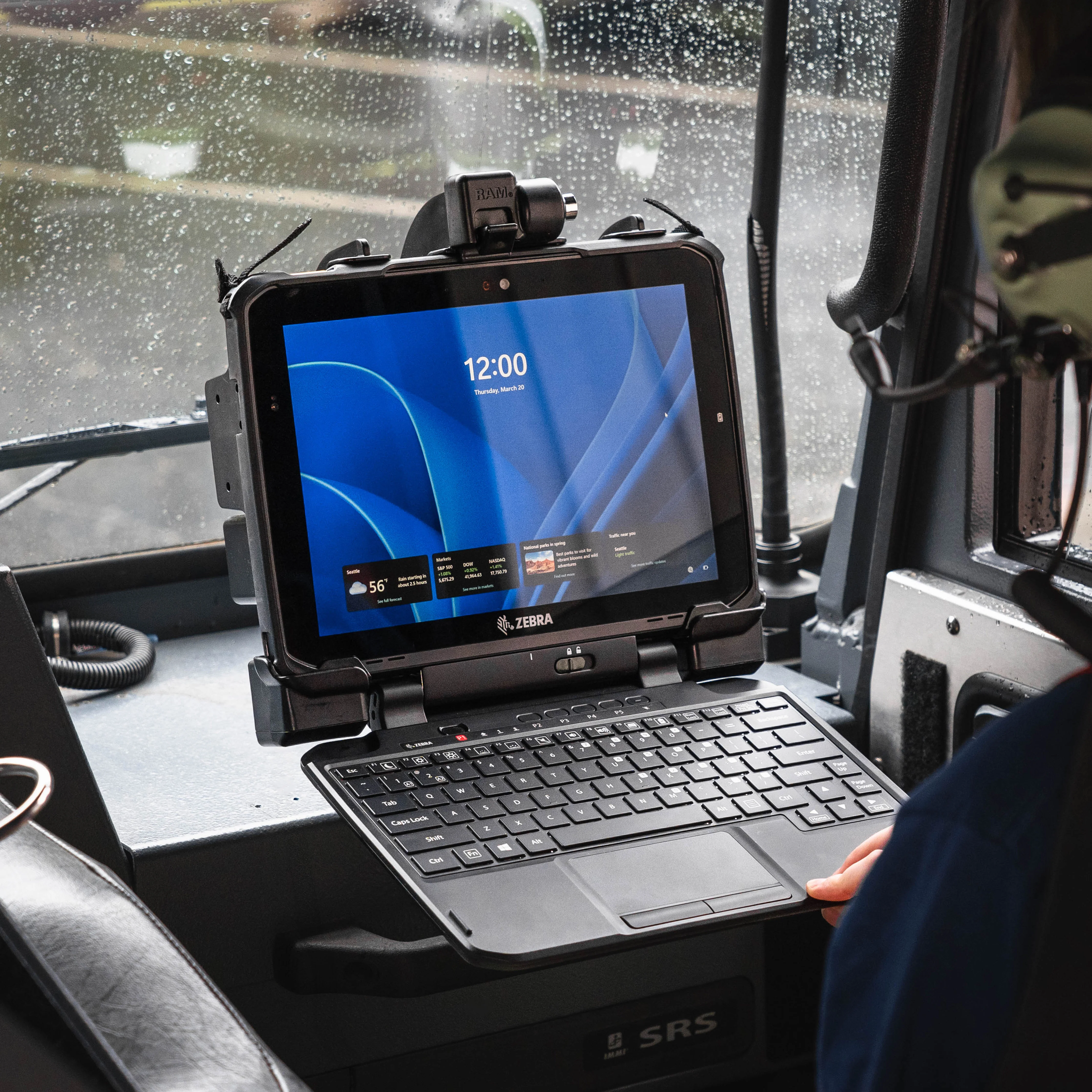 RAMĀ® Locking Form-Fit Holder for Zebra ET8x 2-in-1 Tablet - Image 9