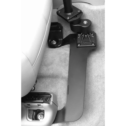RAM® No-Drill™ Vehicle Base for the '00-06 Chevy Avalanche + More - Image 2